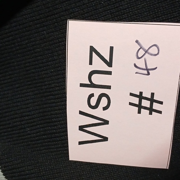 Vince Camuto black leather zip ankle boots. Size 8 - Picture 13 of 13